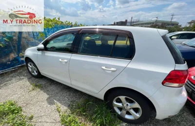 VOLKSWAGEN GOLF 2010