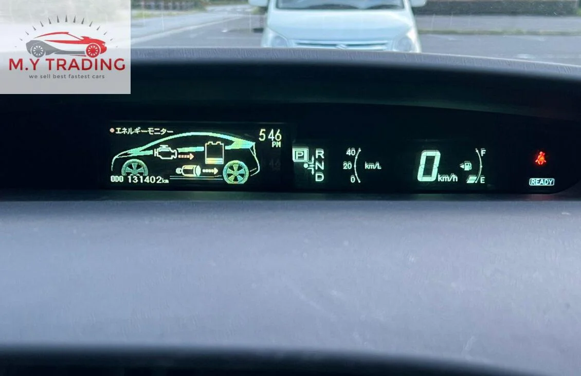 
								TOYOTA PRIUS WHITE 2011 full									