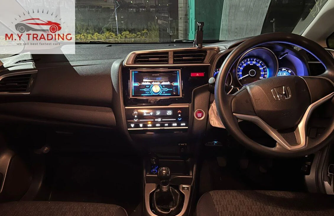 
								HONDA FIT HYBRID 2015 full									