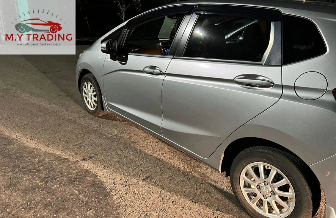 
								HONDA FIT HYBRID 2015 full									