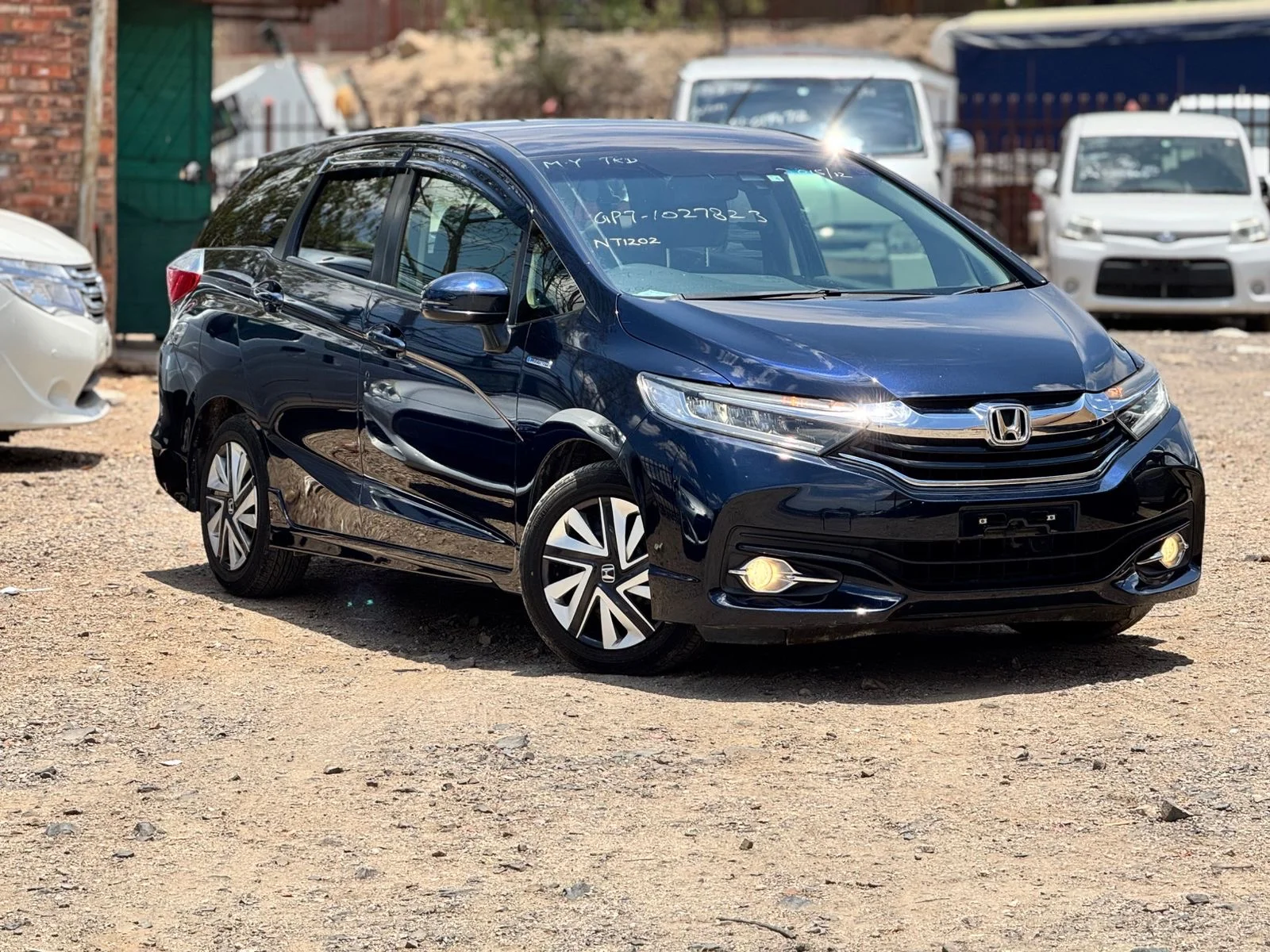 
								Honda Fit Shuttle full									