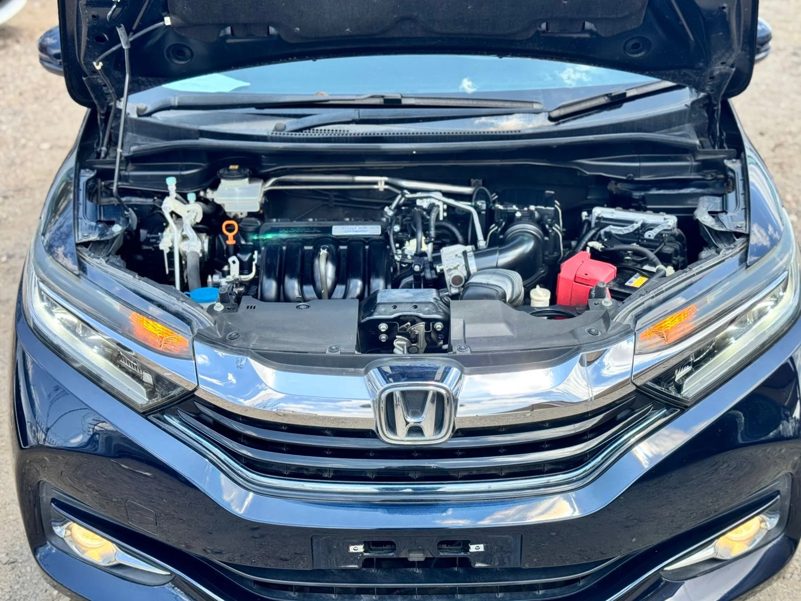 
								Honda Fit Shuttle full									